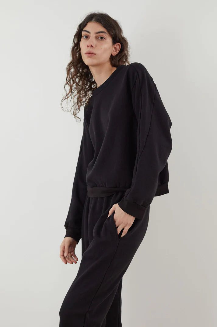 Easy Winter Sweatshirt - Black Sweats WOL HIDE 