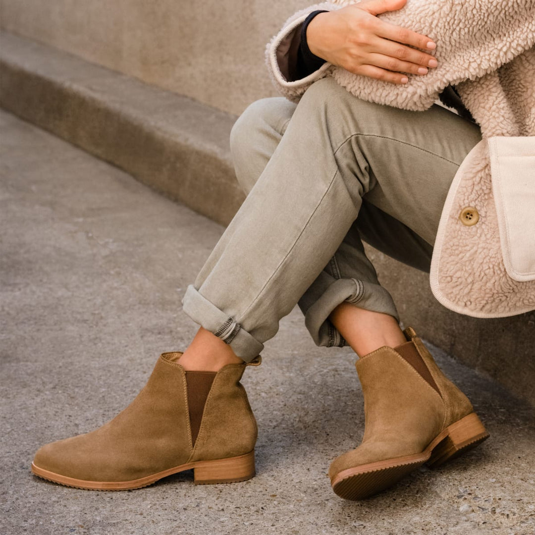 Eva Everyday Chelsea Boot - Taupe Suede