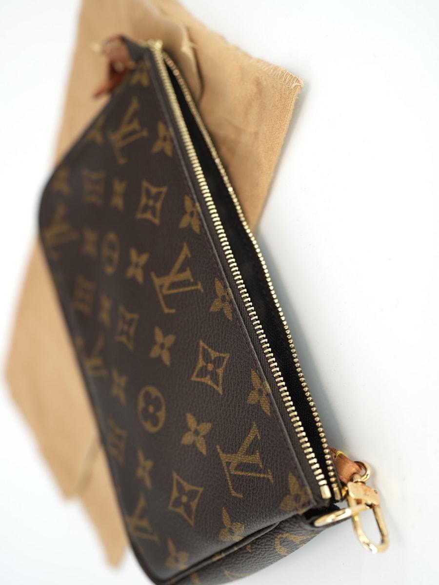 Pre-Owned Louis Vuitton Pochette Accessories Monogram Handbag