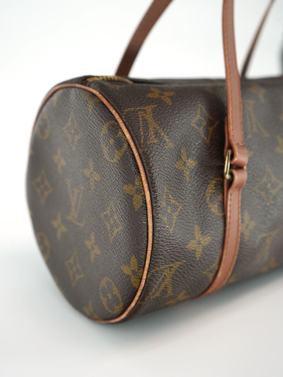 Pre-Owned Louis Vuitton Monogram Papillon 26