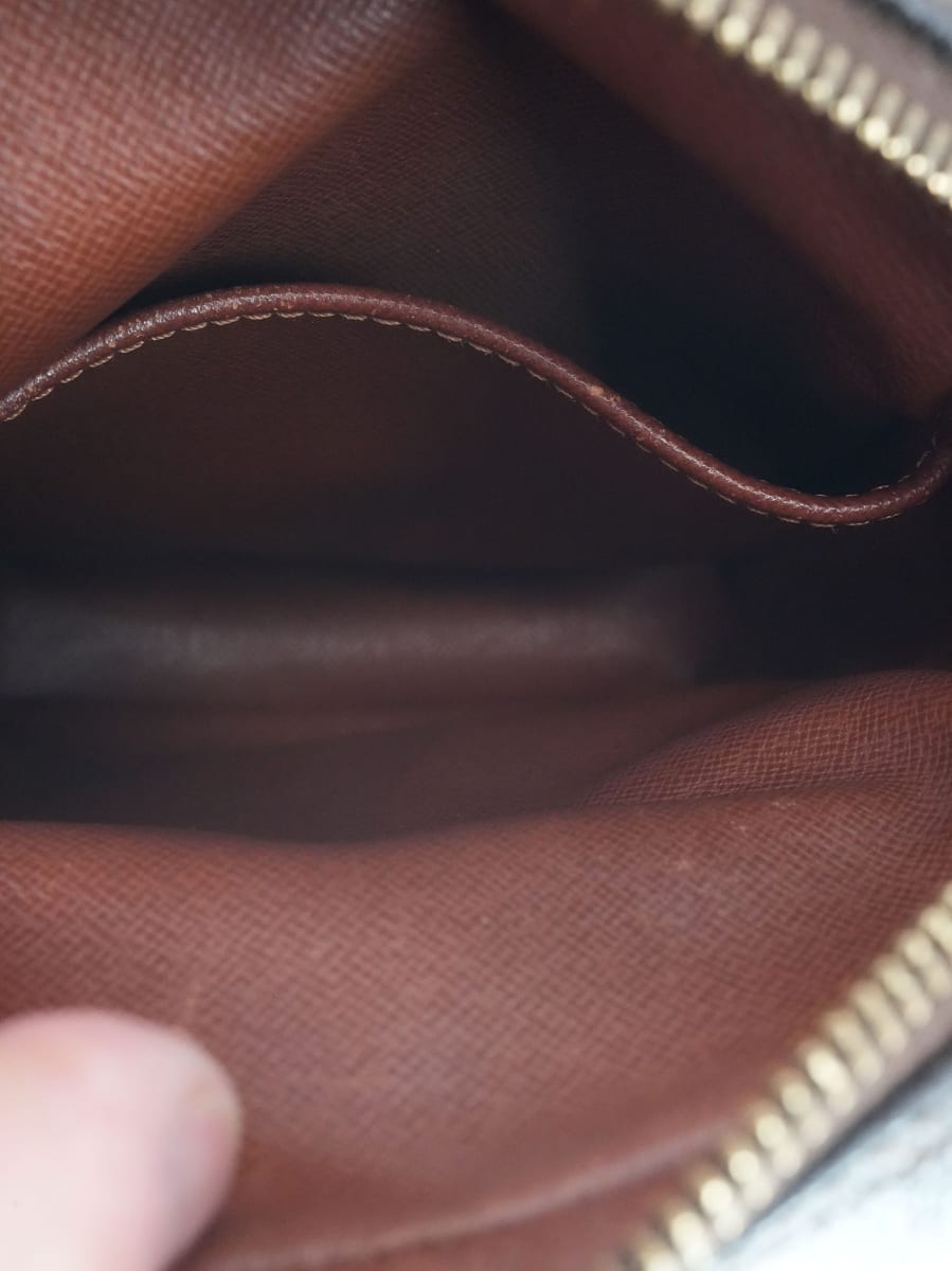 Pre-Owned Louis Vuitton Amazone Crossbody Bag