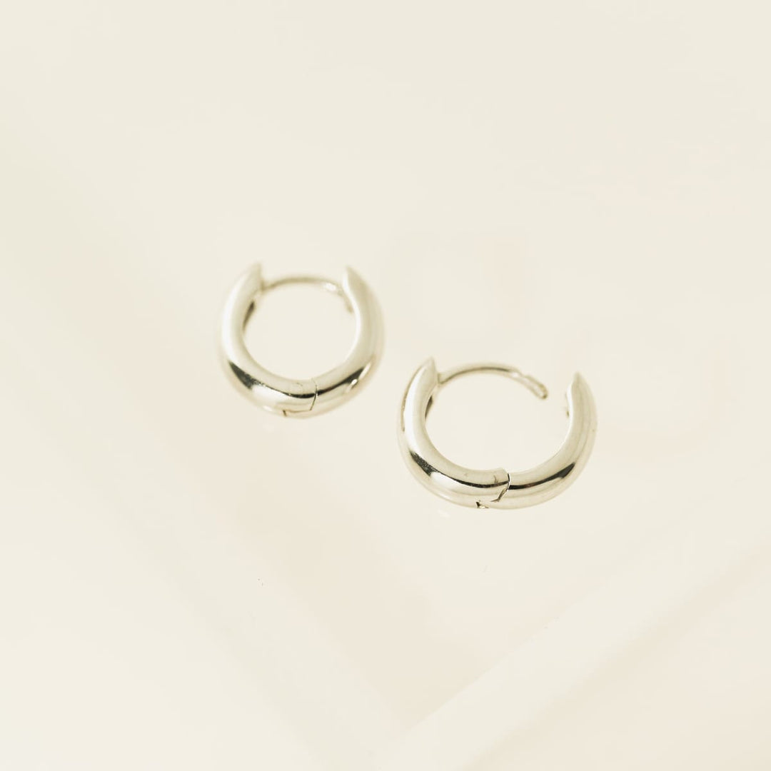 Core Huggie Hoop Earrings - Silver