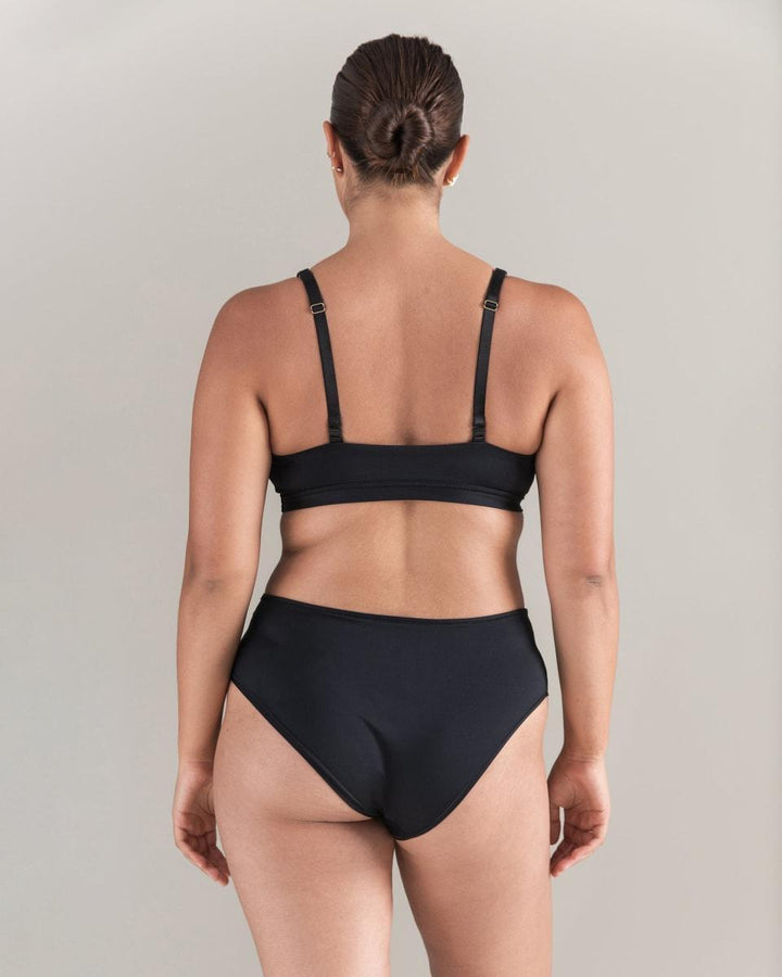 The Scoop Neck Bralette - Black