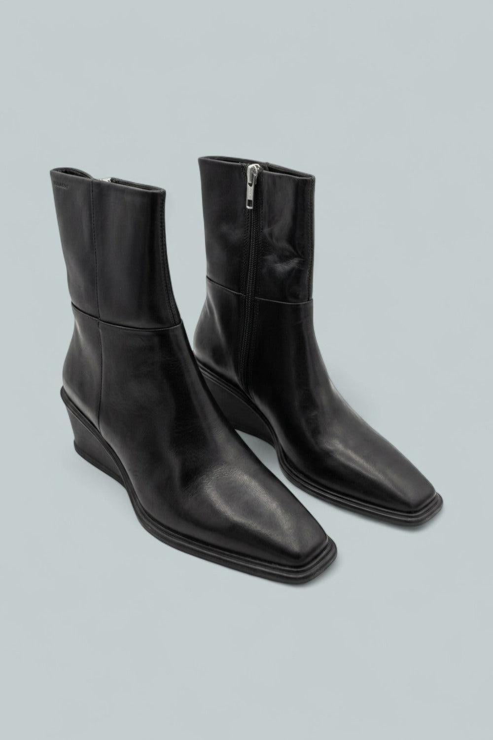 Aino Ankle Boots - Black - EU 38 / US 8 - Booties
