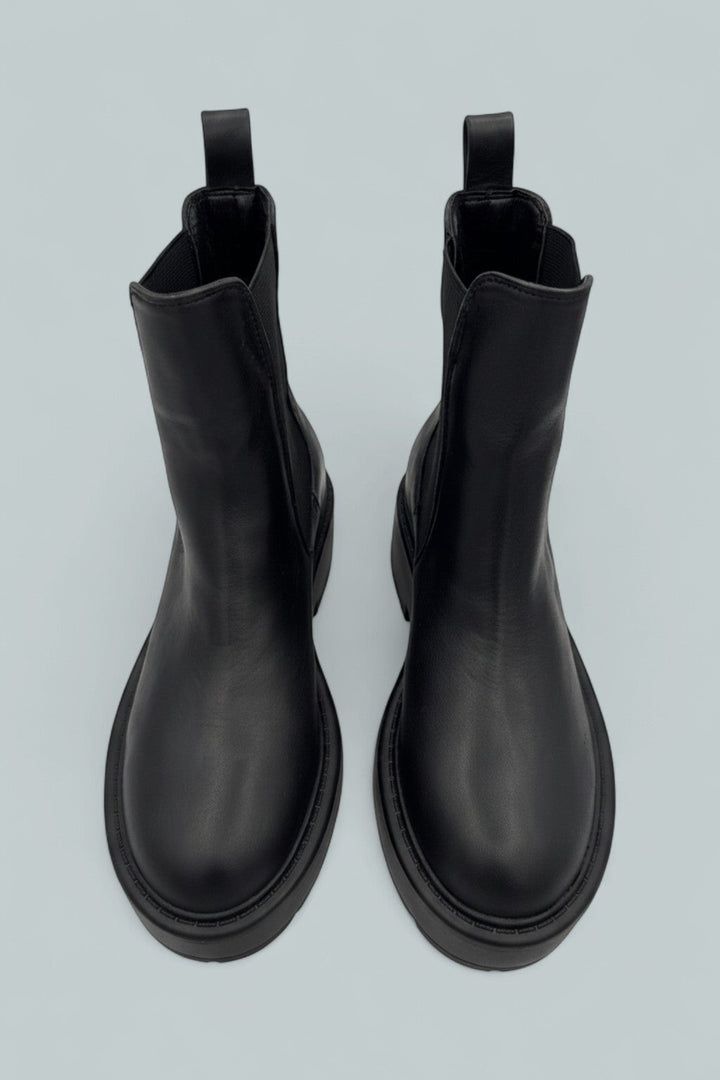 Perie Chelsea Booties - Black Leather