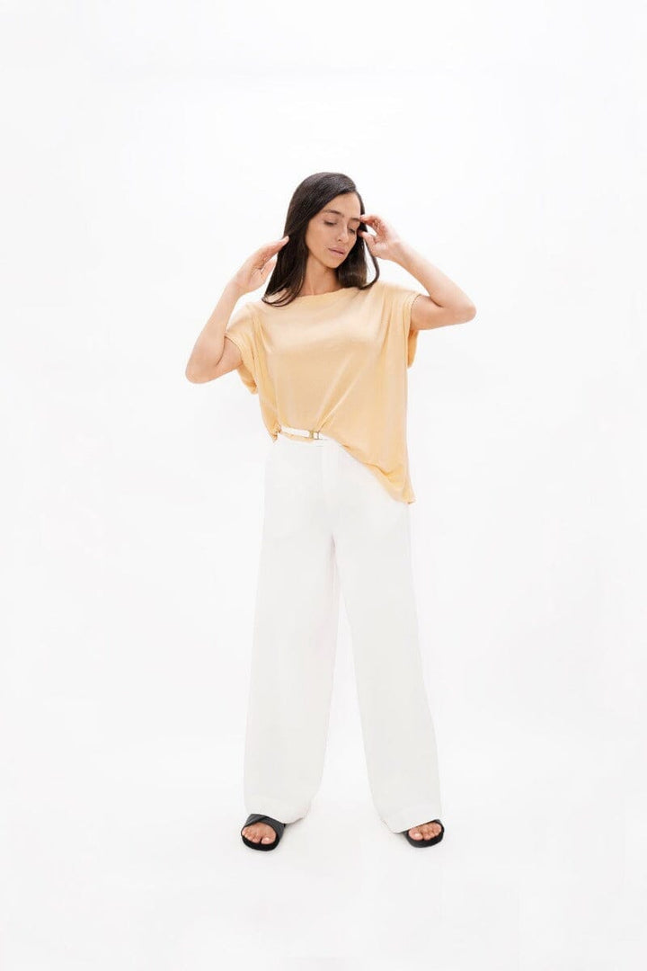 Muscat Bold Shoulder - Desert Mist Tops 1 People 