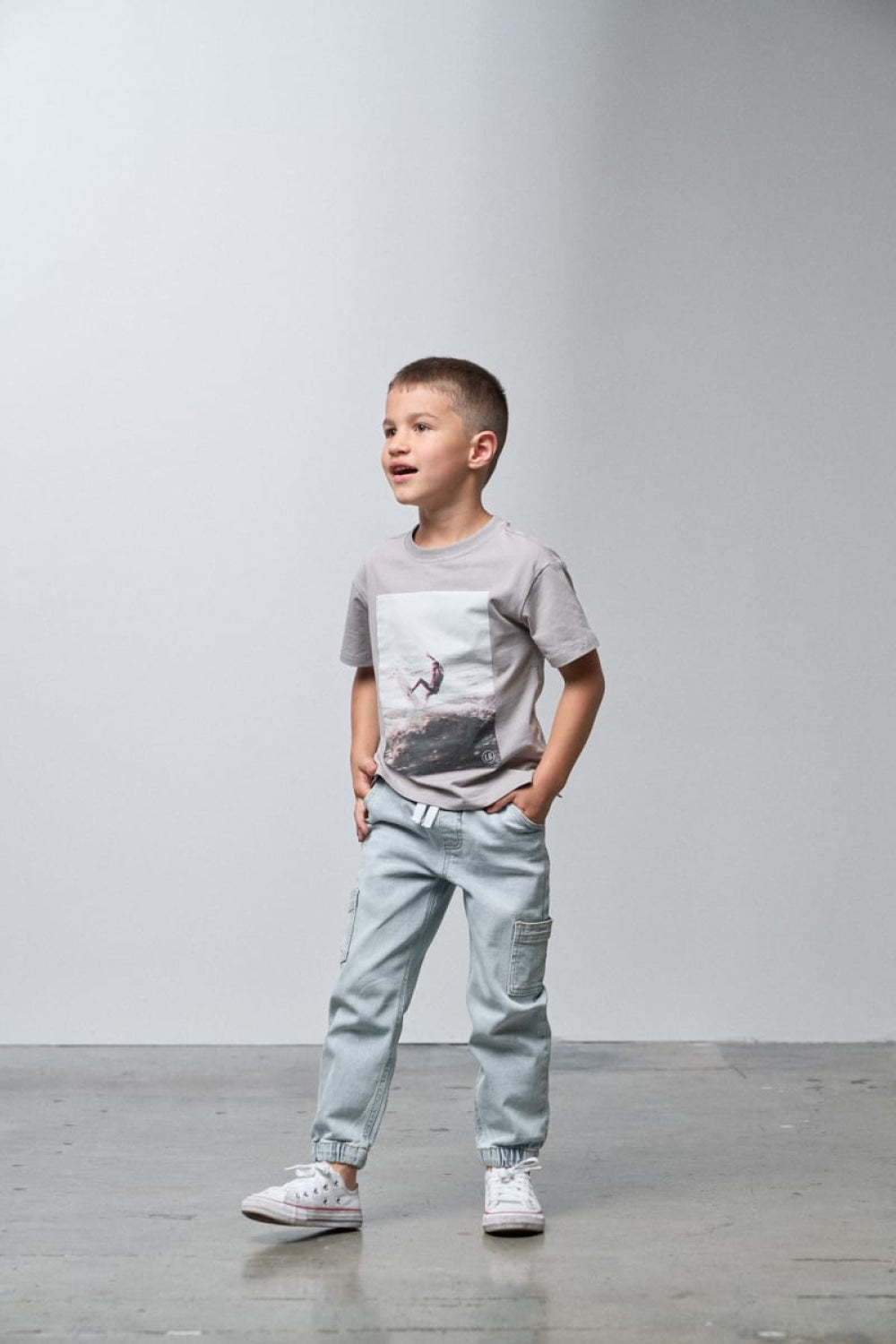 Catching Waves Tee - Charcoal - T-shirt