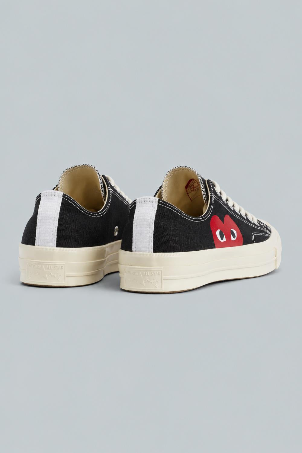Converse Unisex Chuck Taylor Lace Up Low Top Sneakers - Black - 8 WMN / 6 MEN - Sneaker