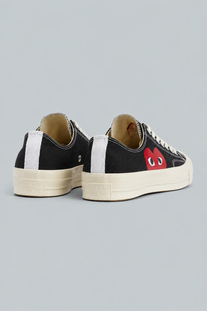 Converse Unisex Chuck Taylor Lace Up Low Top Sneakers - Black - 8 WMN / 6 MEN - Sneaker