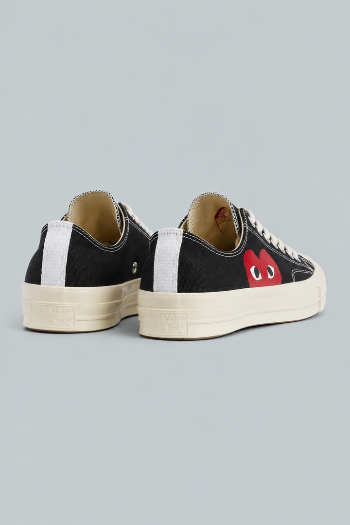 Converse Unisex Chuck Taylor Lace Up Low Top Sneakers - Black - 8 WMN / 6 MEN - Sneaker