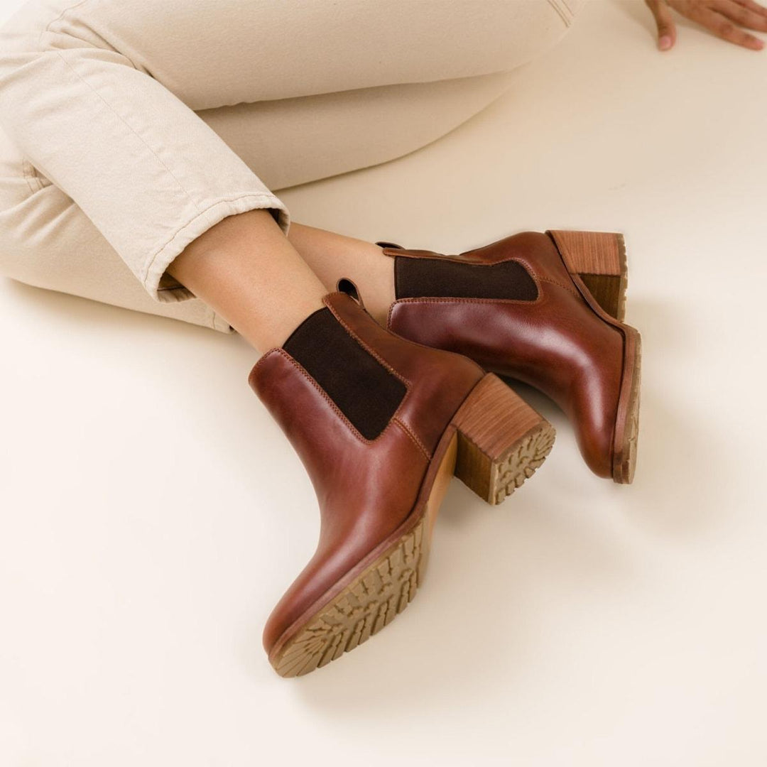 Ana Go-To Heeled Chelsea Boot - Auburn