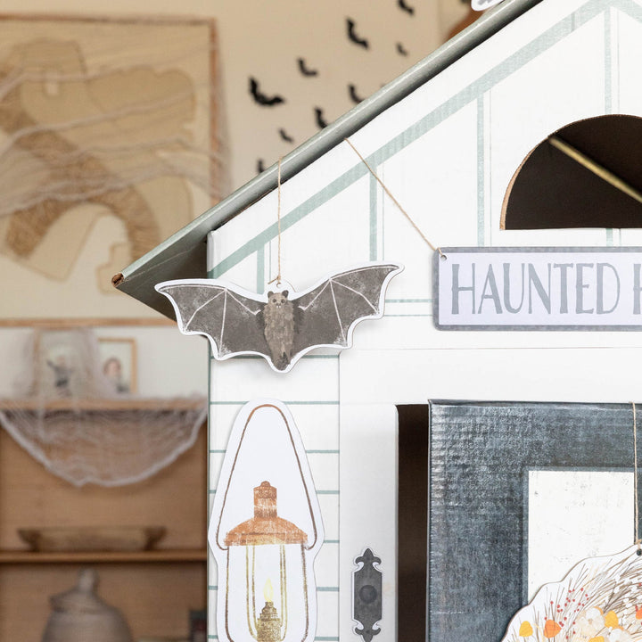 Make It Spooky - Halloween Decor Kit