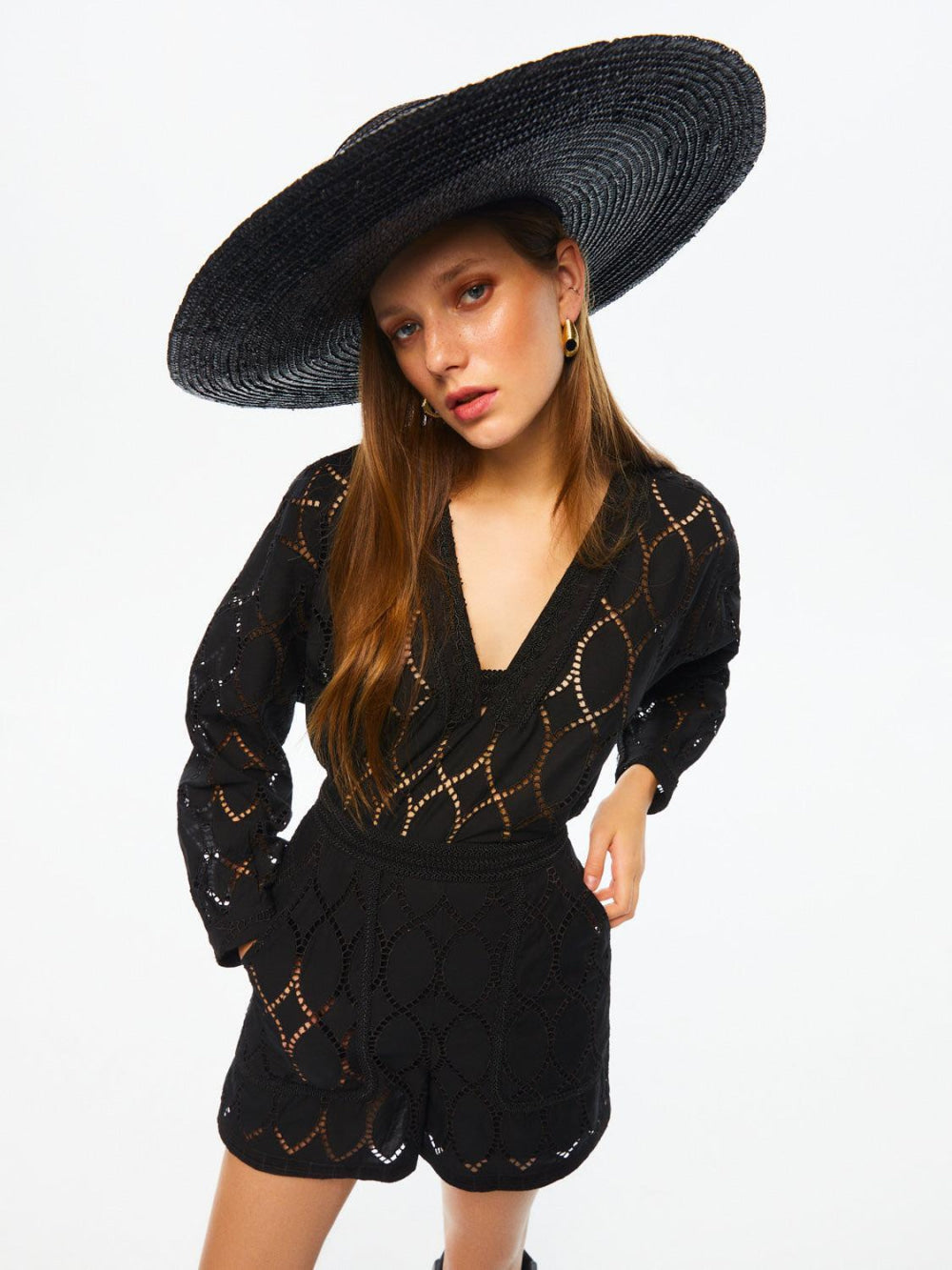 Embroidered Wide-Leg Shorts - Black - Shorts