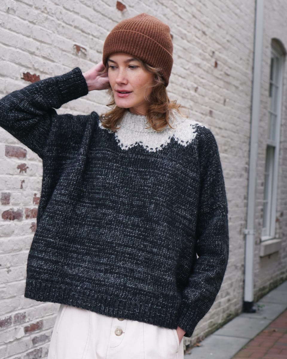 Daisy Collar Sweater - Charcoal/Ivory