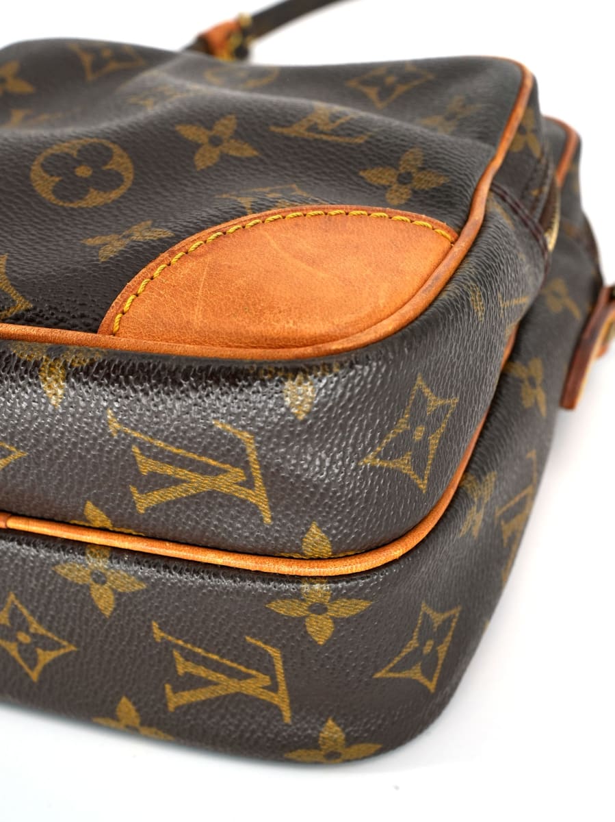 Pre-Owned Louis Vuitton Amazone Crossbody Bag