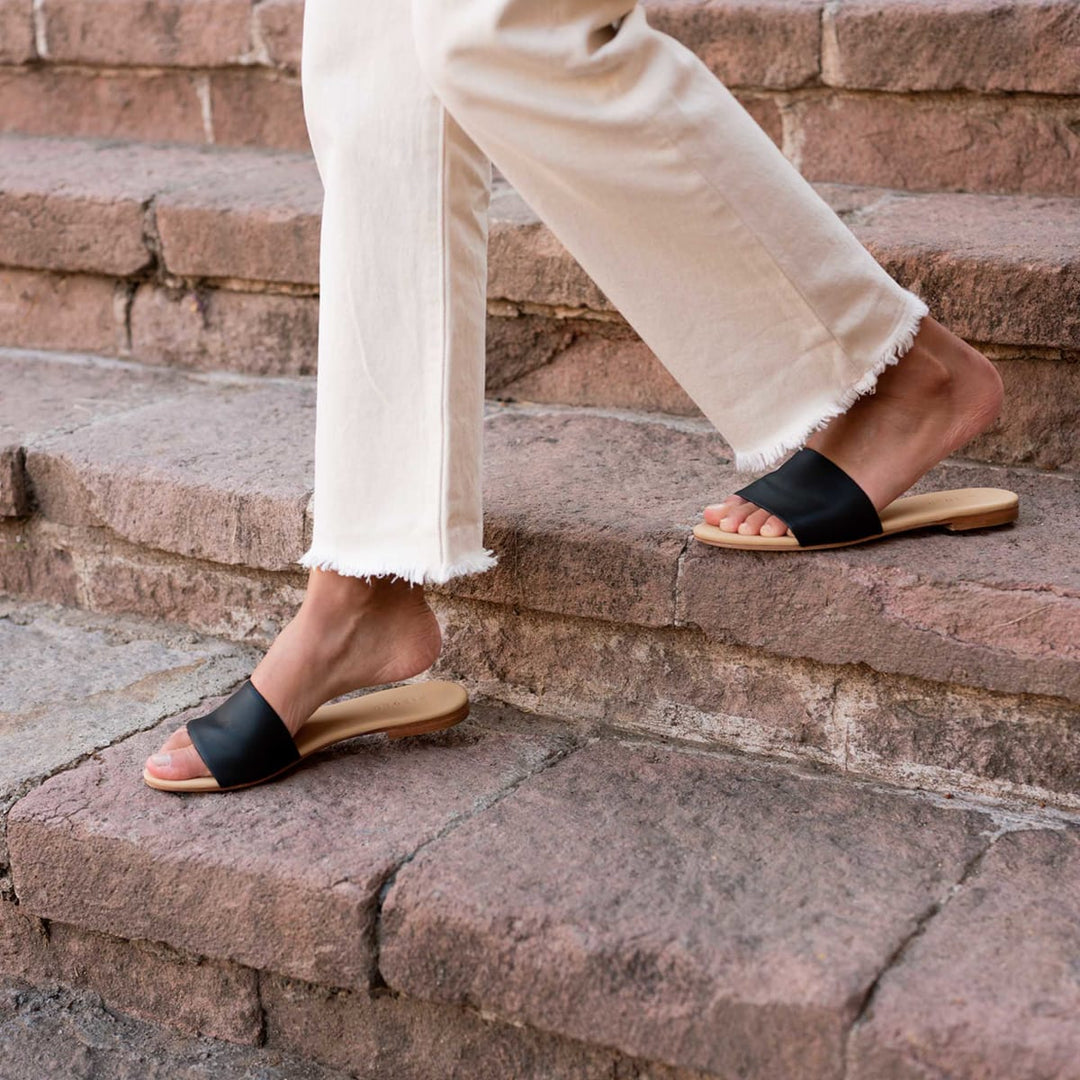 Isla Slide Sandal - Black