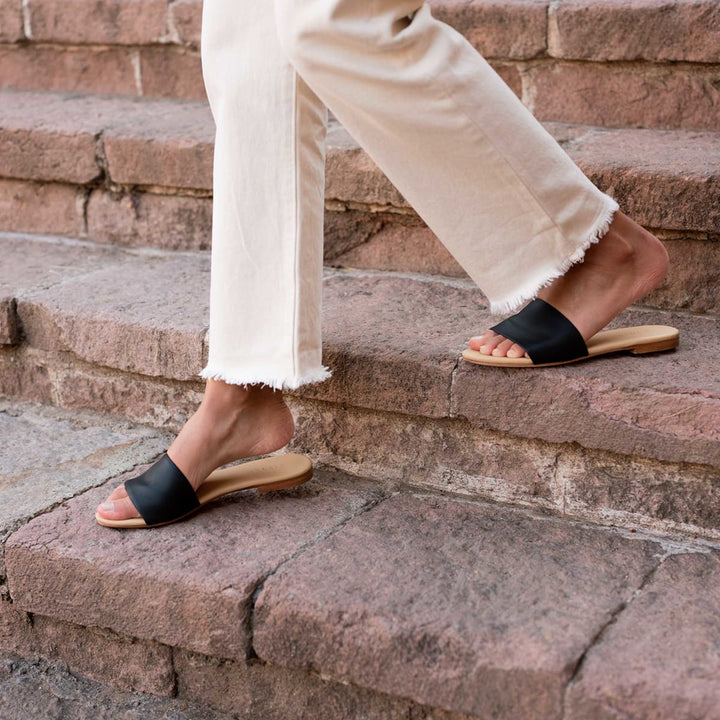 Isla Slide Sandal - Black