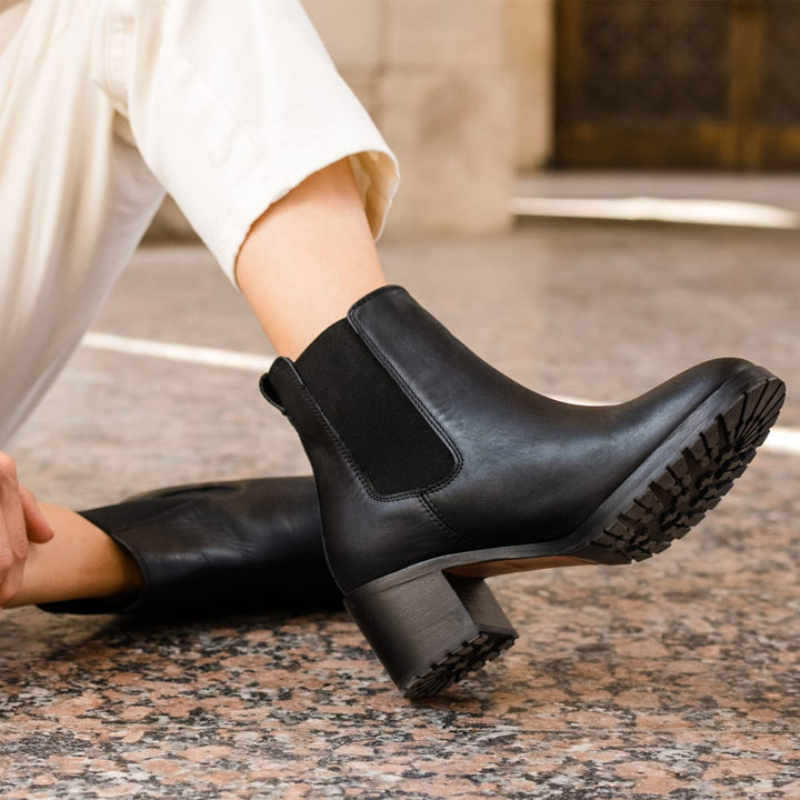 Ana Go-To Heeled Chelsea Boot - Black/Black