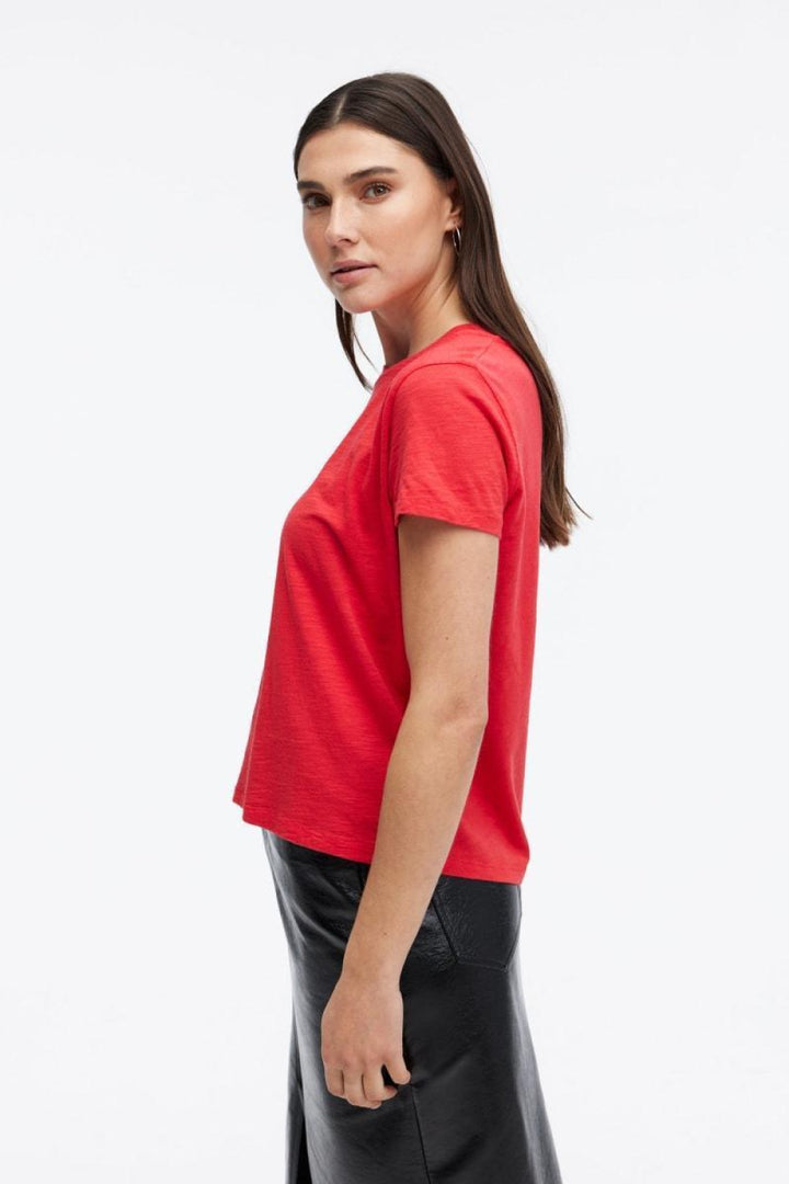 Jane Perfect Tee - Cherry - T-shirt