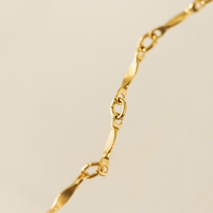 Dapped Bar Chain Gold-Filled Bracelet