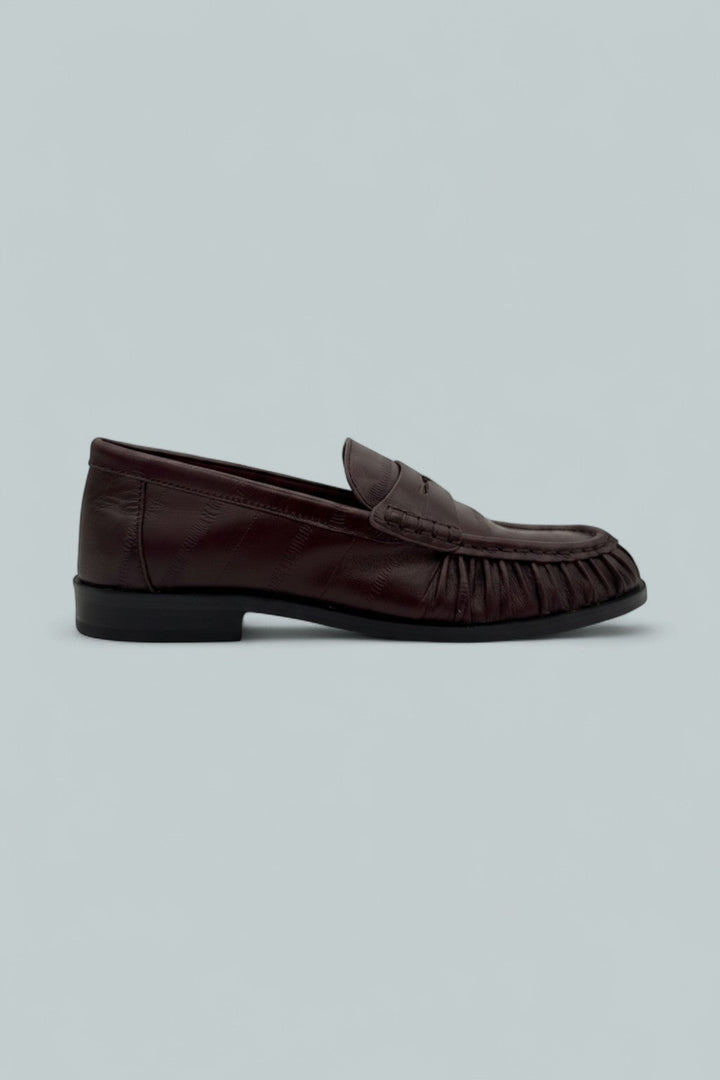 Women's Hanah Loafer Flats Exclusive - Wine