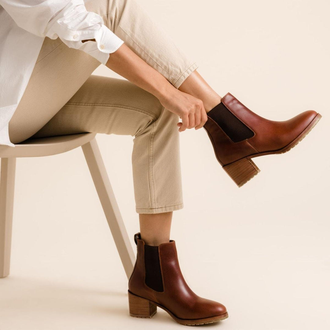 Ana Go-To Heeled Chelsea Boot - Auburn