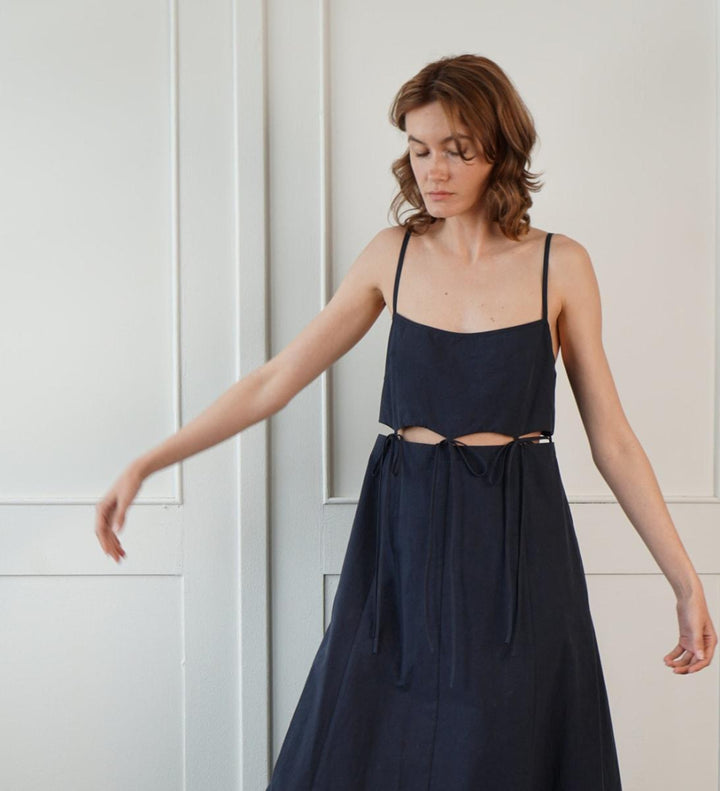Meso Midi Dress With Tie Details - Navy - Dresses