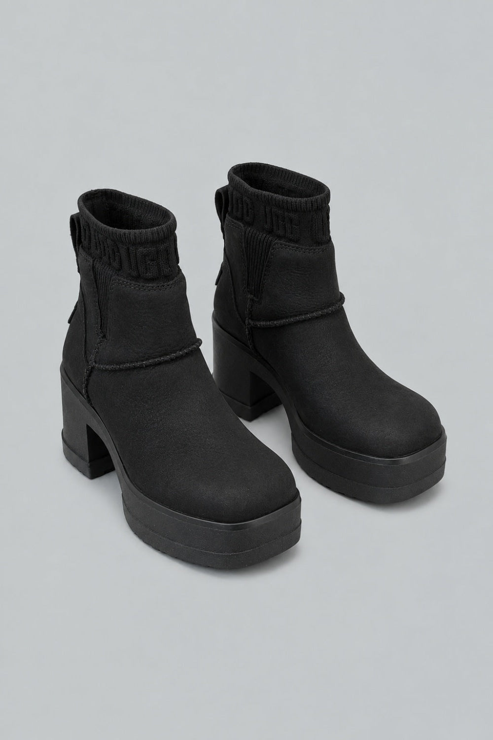 Moxy Chelsea Women’s Boot - Black - 6 - Bootie