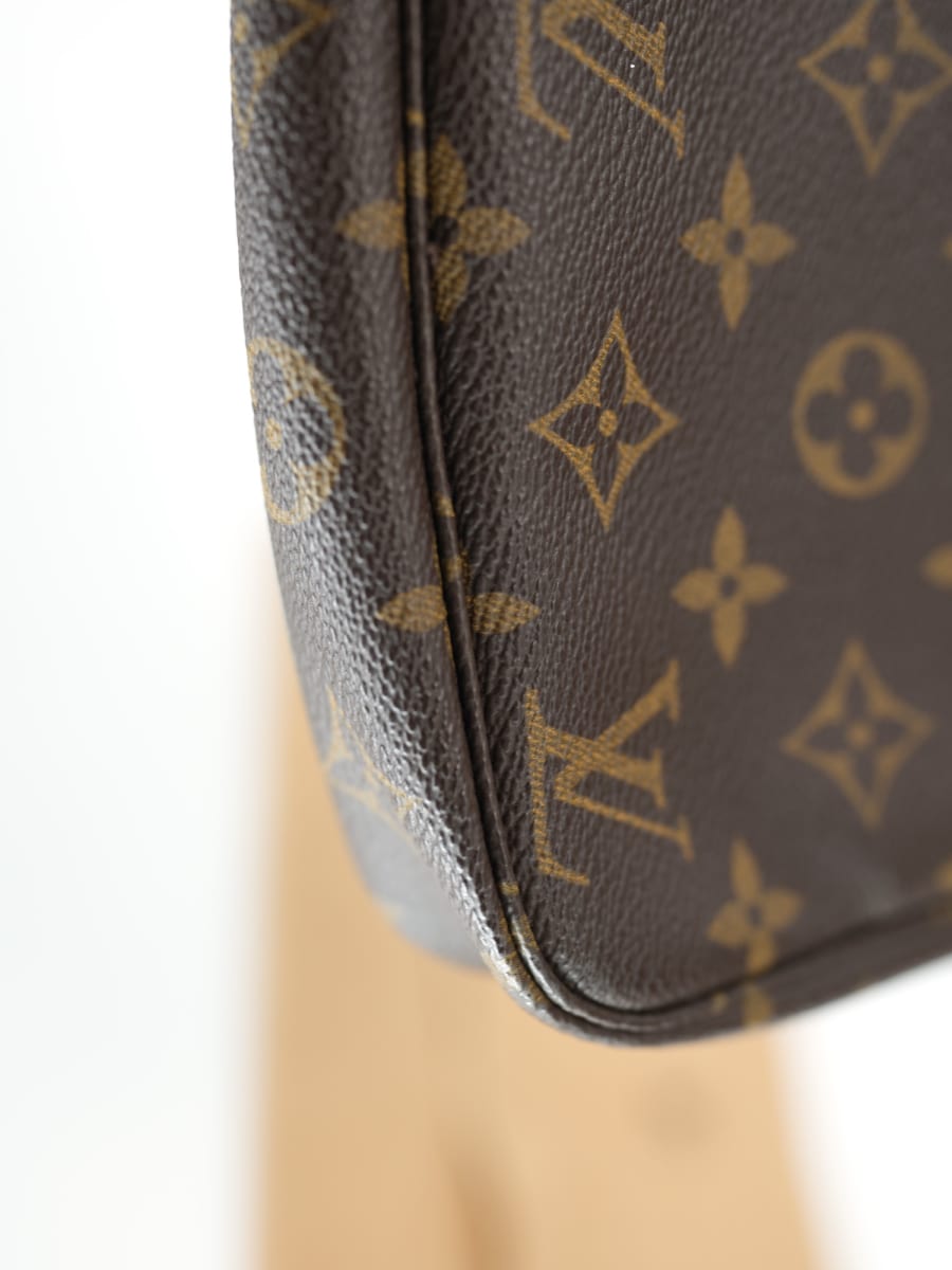Pre-Owned Louis Vuitton Pochette Accessories Monogram Handbag