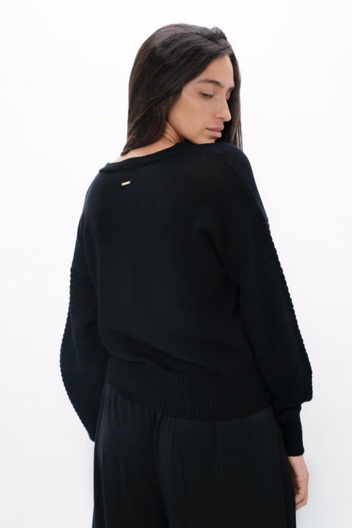 Nagano VNeck Sweater - Licorice - Sweater