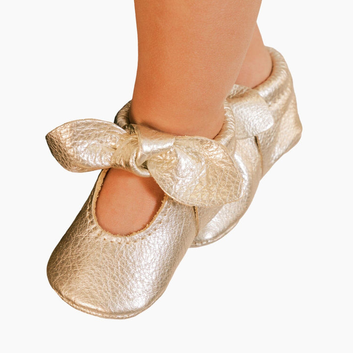 Newborn Platinum Knotted Bow Baby Shoe - Soft Sole / Newborn - ’Flats - Baby Kids Adult All’