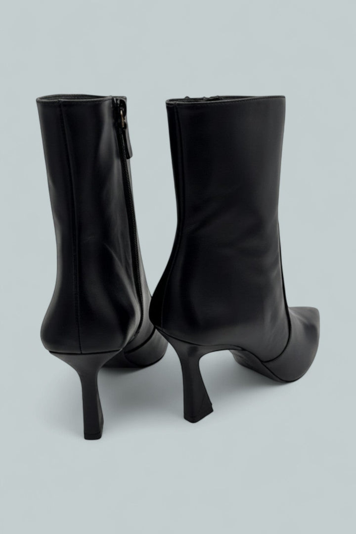 Vinnie 85 Booties - Black