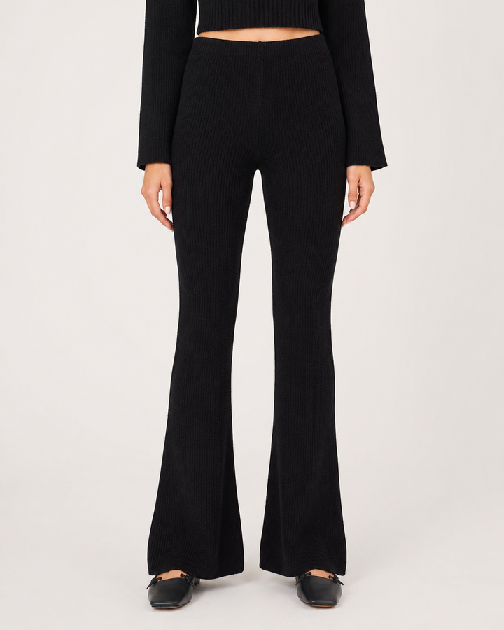 Ribbed Textured Flare Pants With Slits - Black