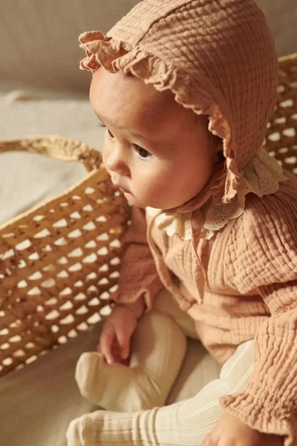 Organic lace baby bonnet - Pink - Bonnet
