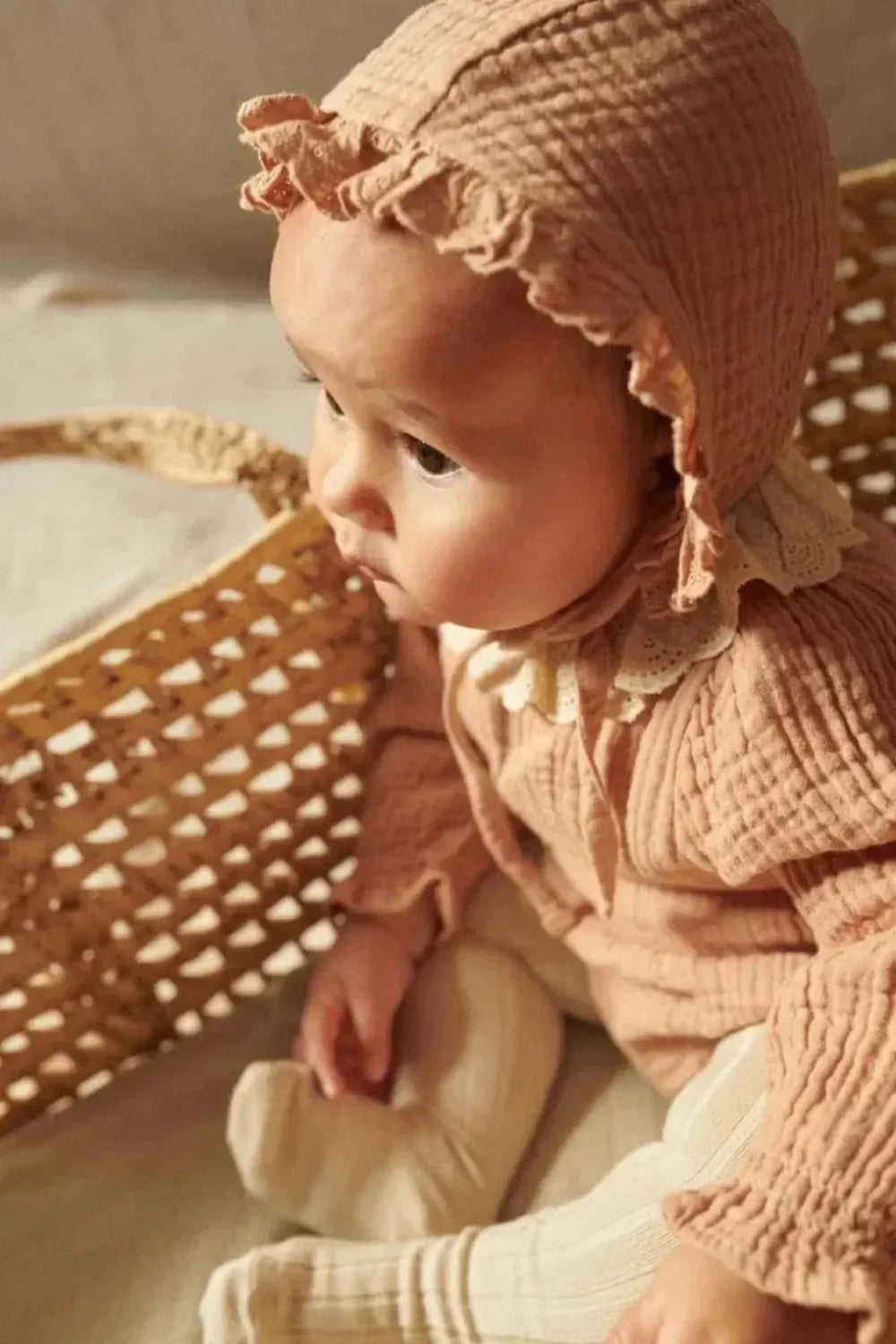 Organic lace baby bonnet - Pink - Bonnet