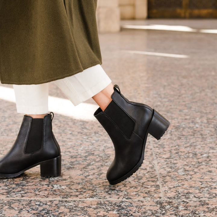 Ana Go-To Heeled Chelsea Boot - Black/Black