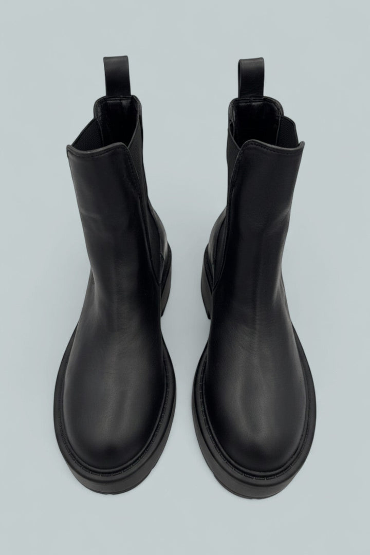 Perie Chelsea Booties - Black Leather - 8.5 - Bootie