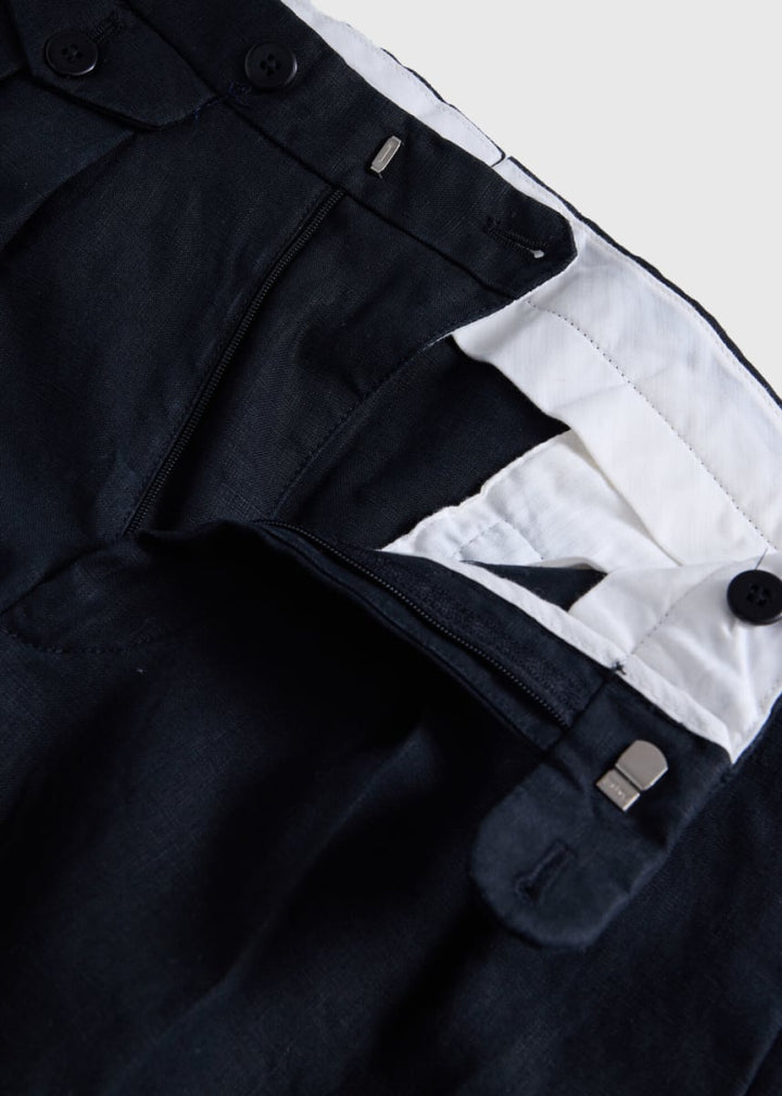 Phineas Cole Linen Walk Short - Black - Bermuda Short