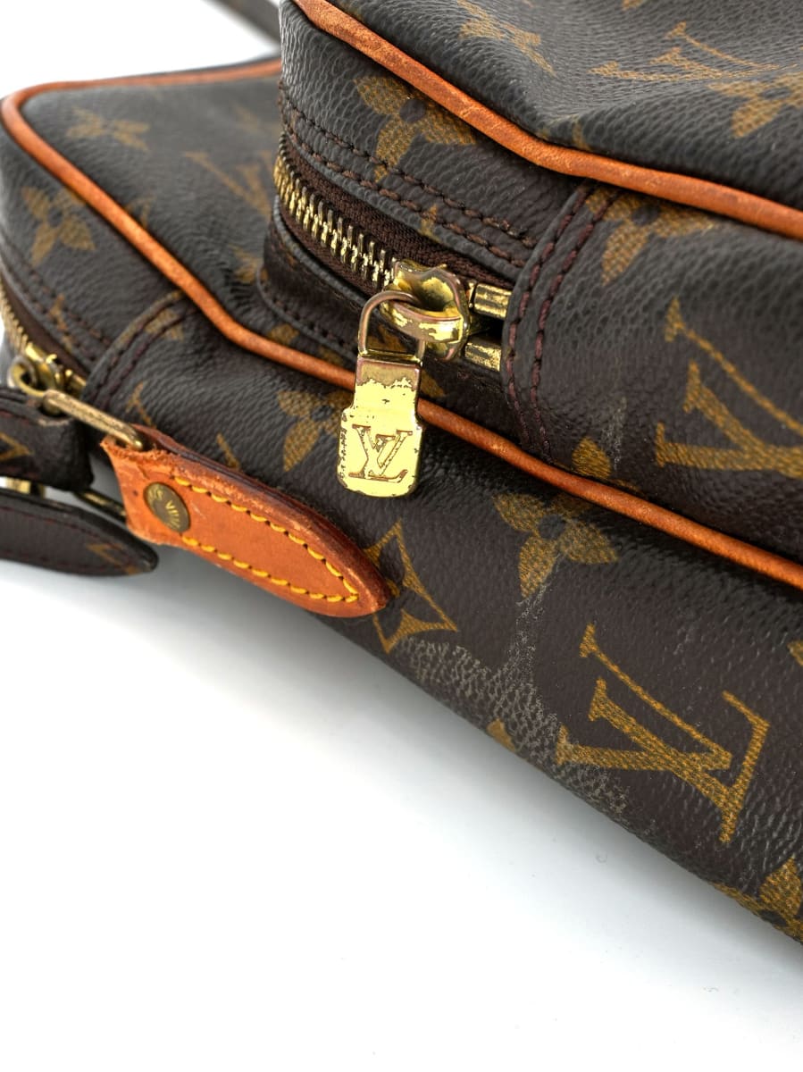 Pre-Owned Louis Vuitton Amazone Crossbody Bag