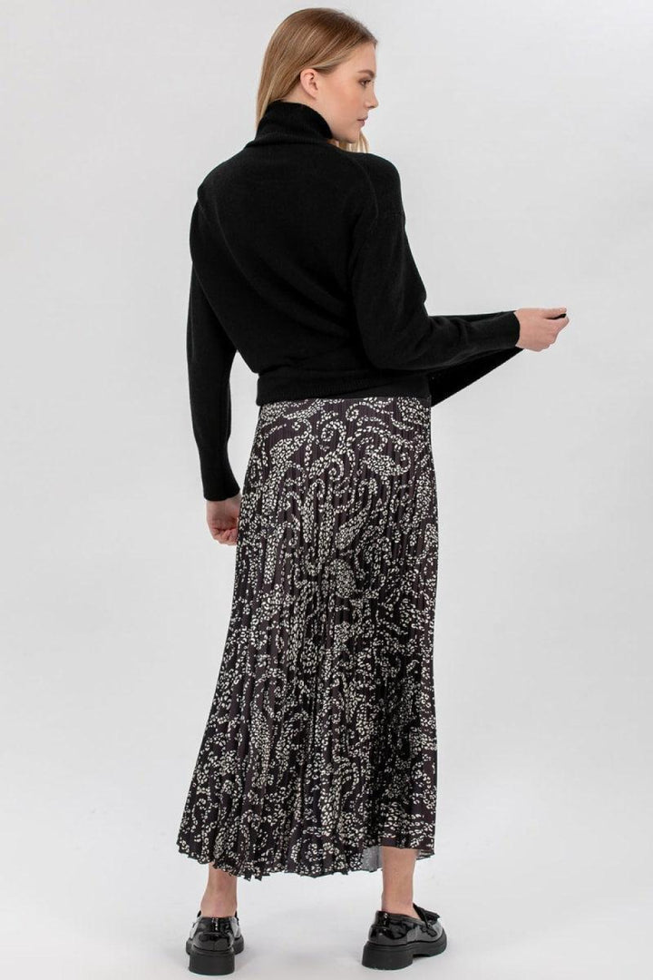 REGINA Maternity Turtleneck Sweater - Black - Turtleneck