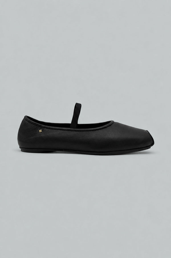 Runway Ballet Flats - Perfect Black