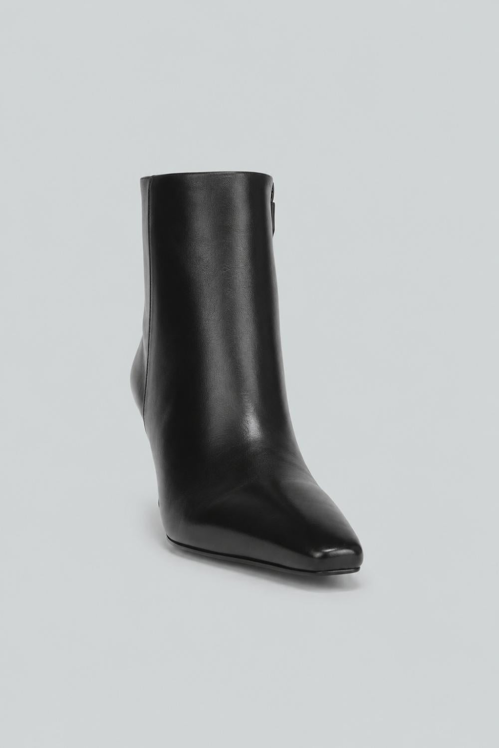 Saige Women’s Boots - Black Leather - 9.5 M - Boots