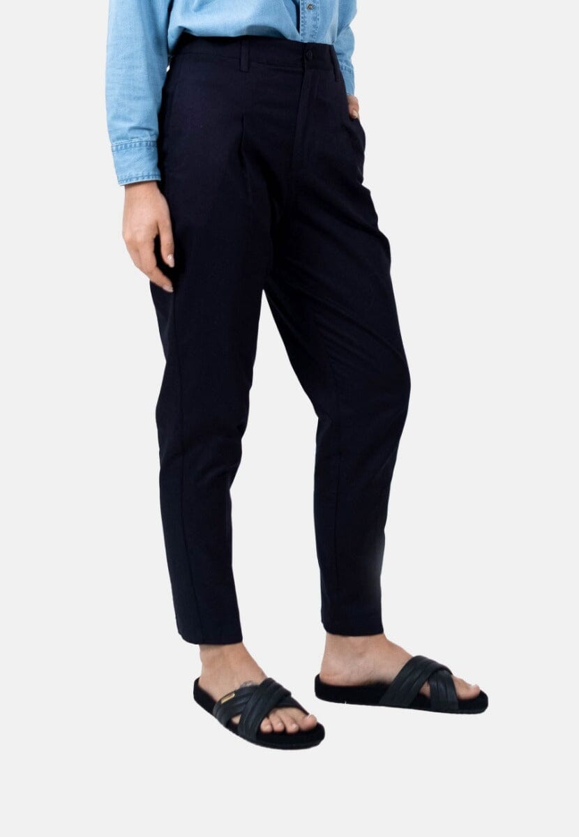 Salo Pants - Blackbird Pants 1 People 