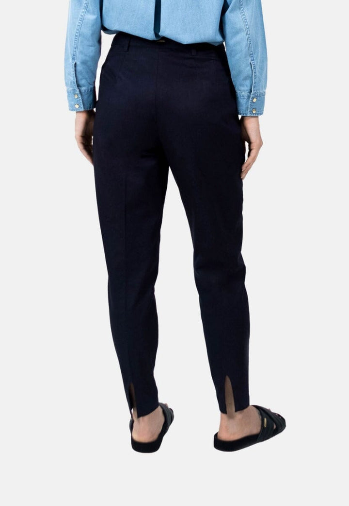 Salo Pants - Blackbird Pants 1 People 