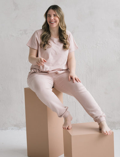 The Women's Essential Sweatpant - Blush