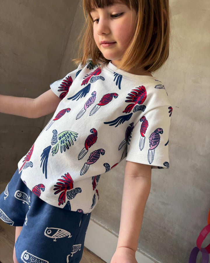 T Shirt - Parrot Parade