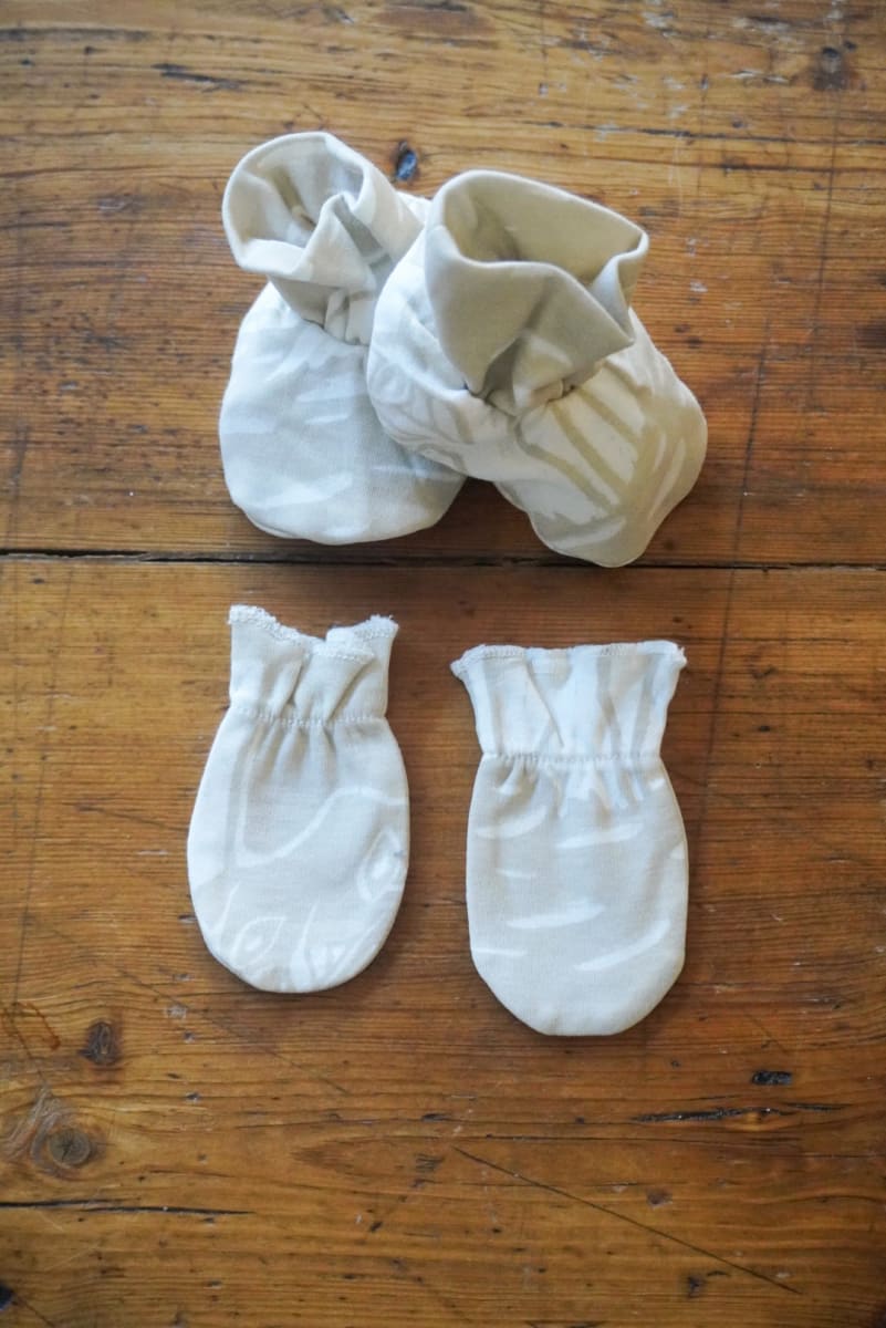 Organic Pima cotton baby footies and mittens - Trees
