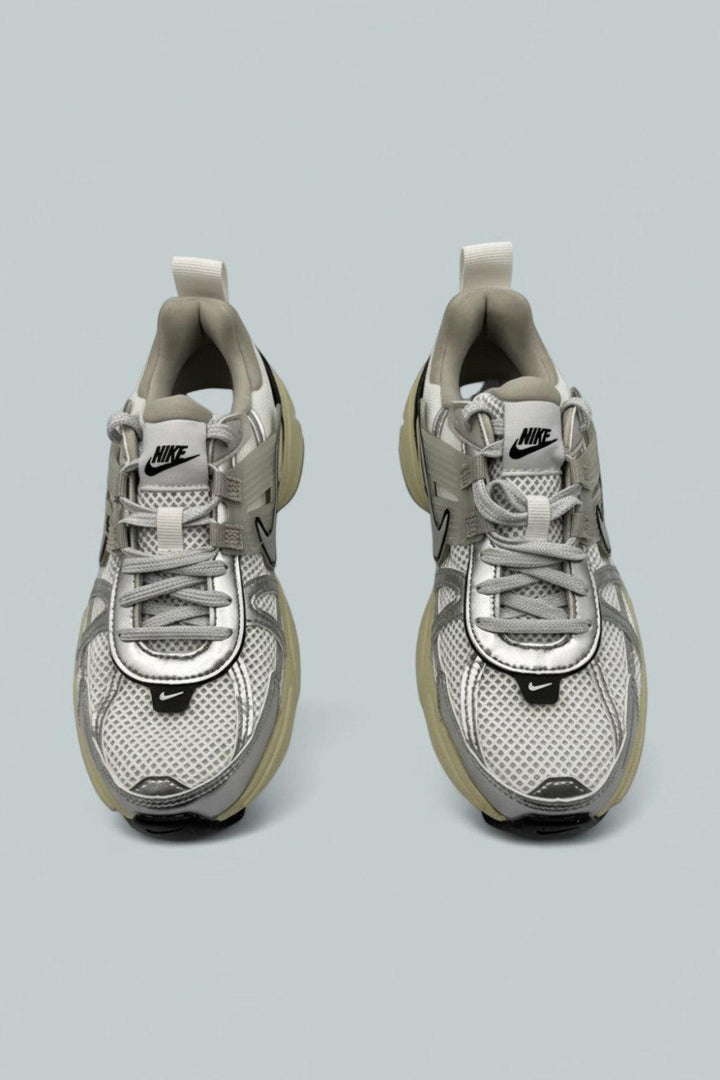 V2K Run - Summit White/Metallic Silver - US 6.5 - Sneaker