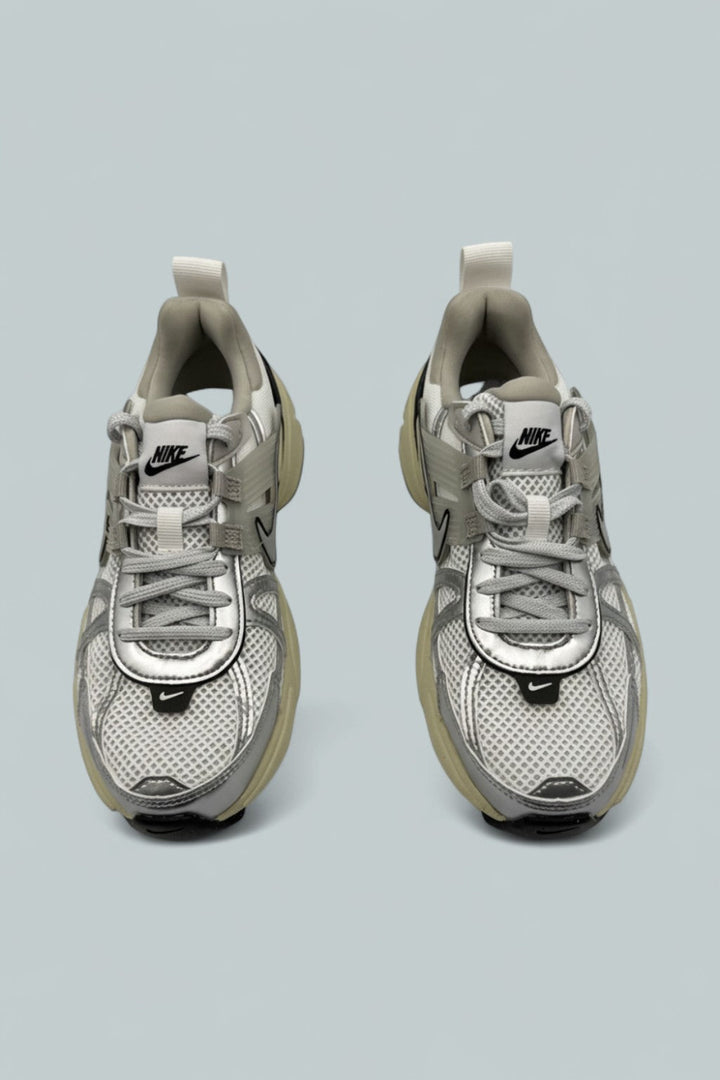 V2K Run - Summit White/Metallic Silver - US 6.5 - Sneaker