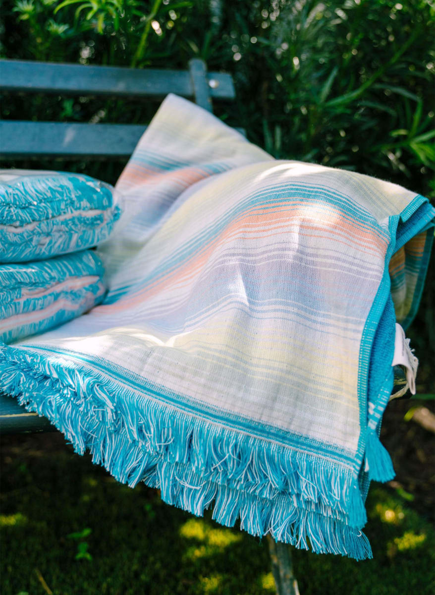 Toujours Blanket